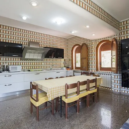 Villa Silvia By In Palermo Casteldaccia